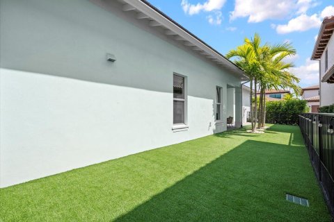 House in Palm Beach Gardens, Florida 2 bedrooms, 189.99 sq.m. № 1188827 - photo 19