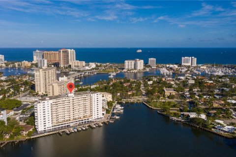 Condo in Fort Lauderdale, Florida, 2 bedrooms  № 1234884 - photo 1