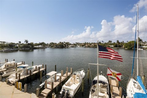 Condo in Fort Lauderdale, Florida, 2 bedrooms  № 1234884 - photo 3