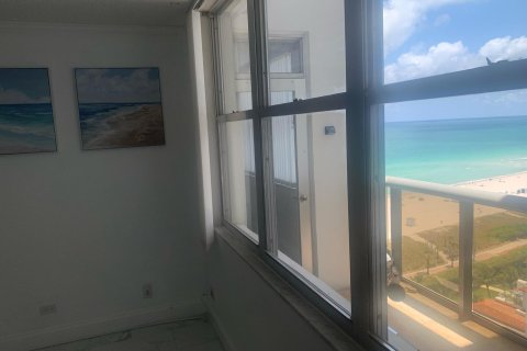 Copropriété à vendre à Miami Beach, Floride: 2 chambres, 104.52 m2 № 1182492 - photo 10