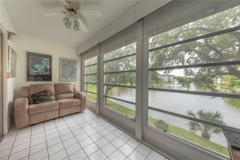 Condominio en venta en Coconut Creek, Florida, 2 dormitorios, 125.42 m2 № 1100378 - foto 5