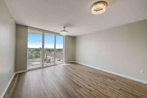 Condo in West Palm Beach, Florida, 1 bedroom  № 1100306 - photo 25