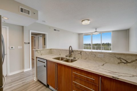 Condo in West Palm Beach, Florida, 1 bedroom  № 1100306 - photo 21