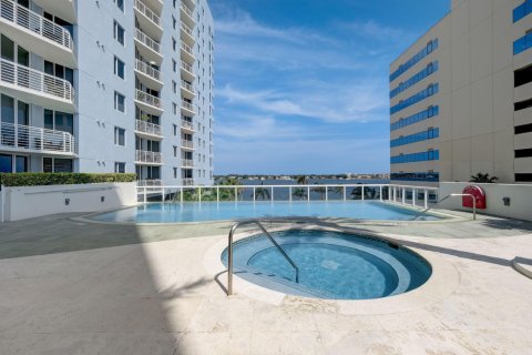 Condo in West Palm Beach, Florida, 1 bedroom  № 1100306 - photo 8