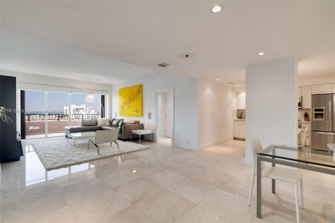 Condominio en venta en Key Biscayne, Florida, 2 dormitorios, 143.63 m2 № 602768 - foto 1