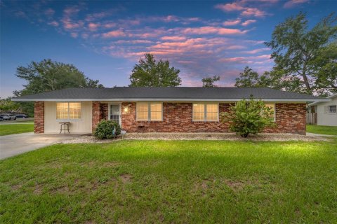 Villa ou maison à vendre à Ocala, Floride: 4 chambres, 159.61 m2 № 1314176 - photo 1