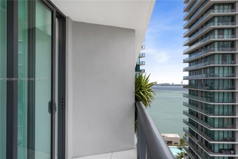 Condo in Miami, Florida, 2 bedrooms  № 1232886 - photo 2