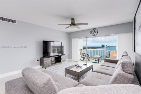 Condominio en venta en Sunny Isles Beach, Florida, 2 dormitorios, 120.31 m2 № 1232817 - foto 22