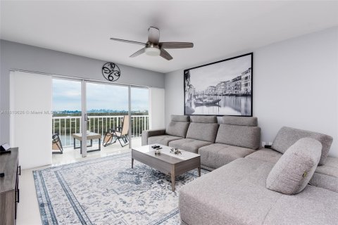 Condominio en venta en Sunny Isles Beach, Florida, 2 dormitorios, 120.31 m2 № 1232817 - foto 24