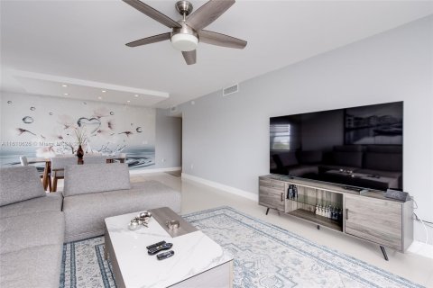Condominio en venta en Sunny Isles Beach, Florida, 2 dormitorios, 120.31 m2 № 1232817 - foto 27