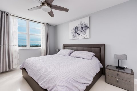 Copropriété à vendre à Sunny Isles Beach, Floride: 2 chambres, 120.31 m2 № 1232817 - photo 30