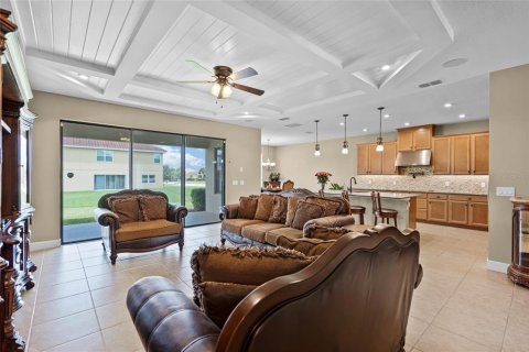 Villa ou maison à vendre à Kissimmee, Floride: 5 chambres, 358.32 m2 № 1298828 - photo 11