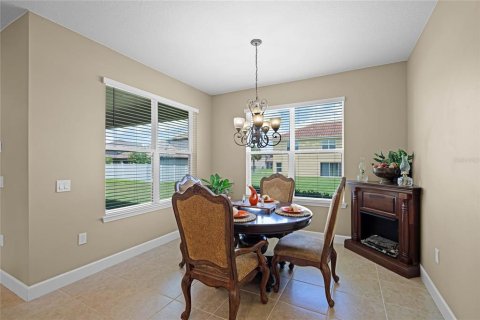 Casa en venta en Kissimmee, Florida, 5 dormitorios, 358.32 m2 № 1298828 - foto 17