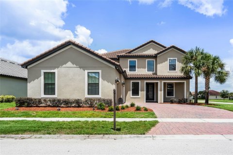 Villa ou maison à vendre à Kissimmee, Floride: 5 chambres, 358.32 m2 № 1298828 - photo 2