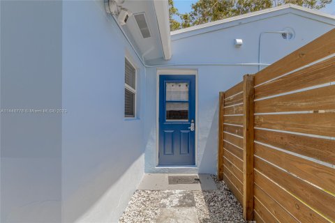 Villa ou maison à vendre à Fort Lauderdale, Floride: 4 chambres, 155.98 m2 № 713752 - photo 4