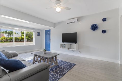 Casa en venta en Fort Lauderdale, Florida, 4 dormitorios, 155.98 m2 № 713752 - foto 9