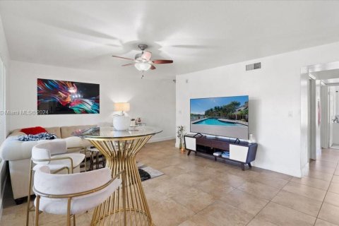 Condominio en venta en Oakland Park, Florida, 2 dormitorios, 116.69 m2 № 983879 - foto 5