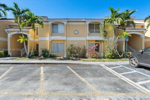 Condominio en venta en Oakland Park, Florida, 2 dormitorios, 116.69 m2 № 983879 - foto 1