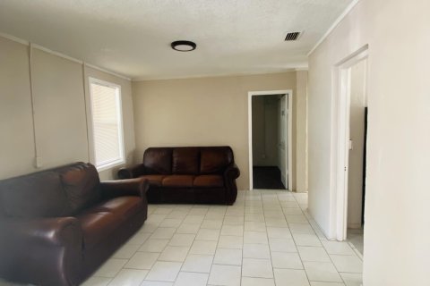 Villa ou maison à louer à Jacksonville, Floride: 1 chambre, 102.19 m2 № 766258 - photo 2
