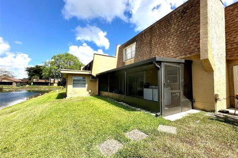 Townhouse in Sunrise, Florida 3 bedrooms, 137.96 sq.m. № 1172174 - photo 27