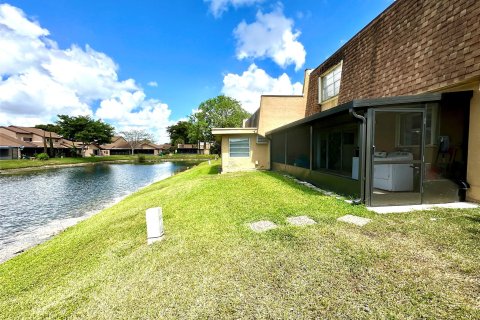 Adosado en venta en Sunrise, Florida, 3 dormitorios, 137.96 m2 № 1172174 - foto 26