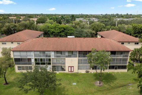 Condo in Pembroke Pines, Florida, 1 bedroom  № 1348682 - photo 4