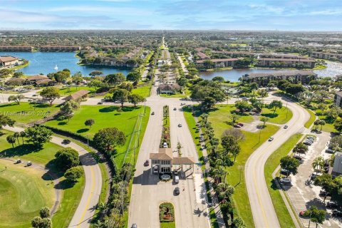 Condo in Pembroke Pines, Florida, 1 bedroom  № 1348682 - photo 9