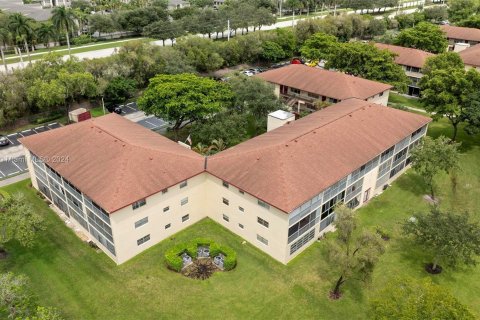 Condo in Pembroke Pines, Florida, 1 bedroom  № 1348682 - photo 5