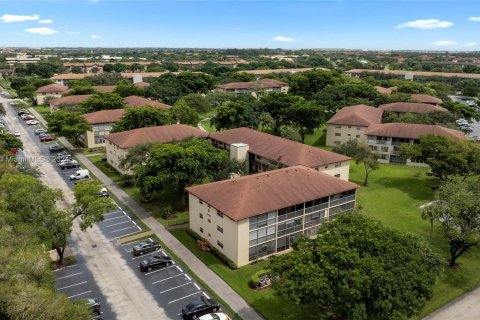 Condo in Pembroke Pines, Florida, 1 bedroom  № 1348682 - photo 3