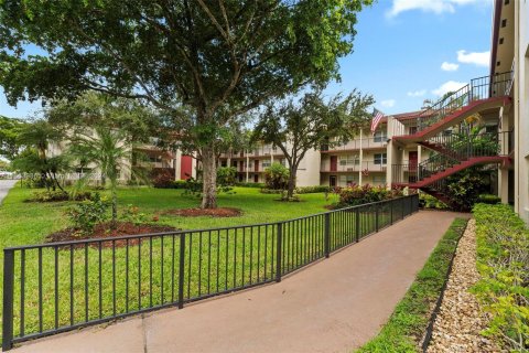 Condo in Pembroke Pines, Florida, 1 bedroom  № 1348682 - photo 26