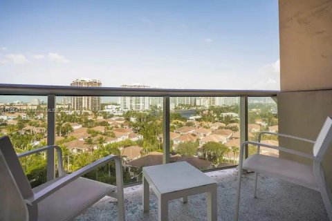 Condo in Sunny Isles Beach, Florida, 2 bedrooms  № 1348771 - photo 19