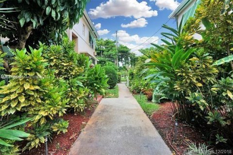 Copropriété à vendre à Coral Gables, Floride: 1 chambre, 54.63 m2 № 1309838 - photo 3