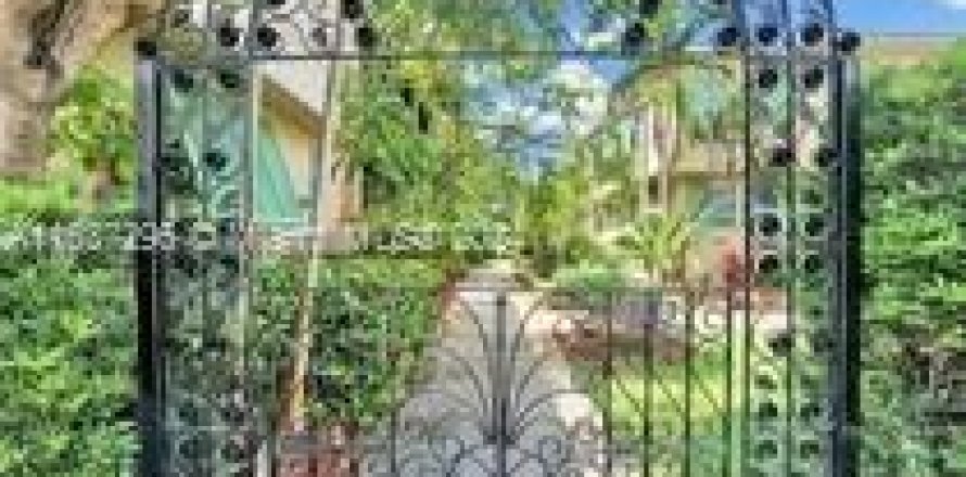 Condo à Coral Gables, Floride, 1 chambre  № 1309838