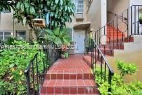 Condominio en venta en Coral Gables, Florida, 1 dormitorio, 54.63 m2 № 1309838 - foto 4