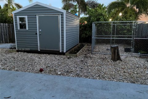 House in Homestead, Florida 3 bedrooms, 140 sq.m. № 911146 - photo 12