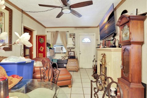 Villa ou maison à vendre à Pompano Beach, Floride: 2 chambres, 87.98 m2 № 587709 - photo 16