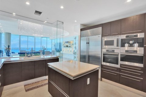Condominio en venta en Sunny Isles Beach, Florida, 4 dormitorios, 266.72 m2 № 988972 - foto 20