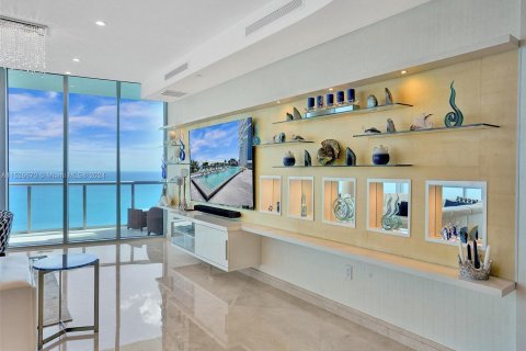Condominio en venta en Sunny Isles Beach, Florida, 4 dormitorios, 266.72 m2 № 988972 - foto 7