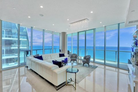 Condominio en venta en Sunny Isles Beach, Florida, 4 dormitorios, 266.72 m2 № 988972 - foto 8