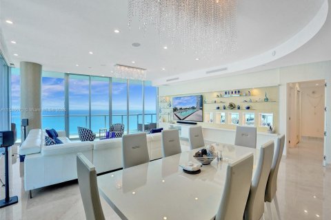 Condominio en venta en Sunny Isles Beach, Florida, 4 dormitorios, 266.72 m2 № 988972 - foto 5