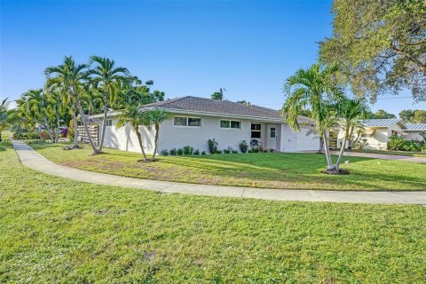 House in Deerfield Beach, Florida 5 bedrooms, 156.91 sq.m. № 1316392 - photo 8