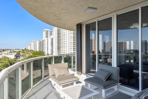 Condo in Fort Lauderdale, Florida, 3 bedrooms  № 1014298 - photo 22