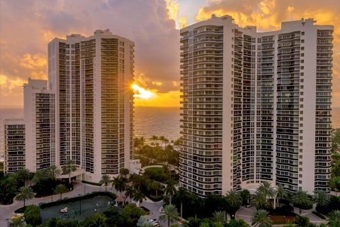 Condo in Fort Lauderdale, Florida, 3 bedrooms  № 1014298 - photo 17