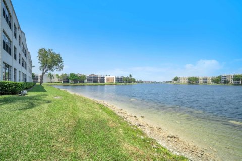 Copropriété à vendre à Tamarac, Floride: 2 chambres, 114.27 m2 № 1120037 - photo 14