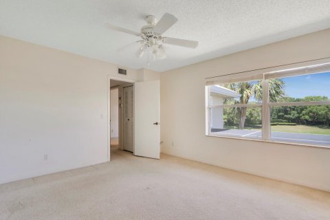 Townhouse in Palm City, Florida 2 bedrooms, 127.65 sq.m. № 1120038 - photo 28