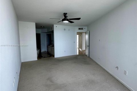 Condo in Sunny Isles Beach, Florida, 2 bedrooms  № 1403037 - photo 22