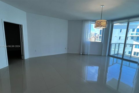 Copropriété à vendre à Aventura, Floride: 2 chambres, 124.77 m2 № 1402780 - photo 2