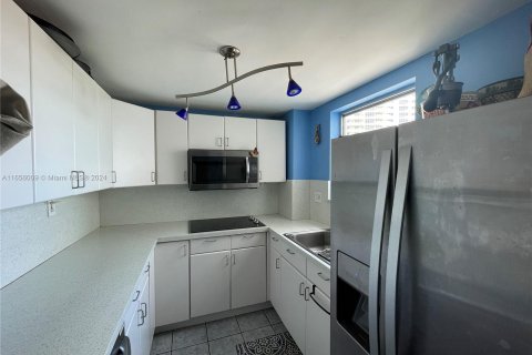 Copropriété à louer à Miami, Floride: 2 chambres, 114.27 m2 № 1355344 - photo 10