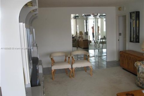 Condo in Sunny Isles Beach, Florida, 1 bedroom  № 1355260 - photo 6