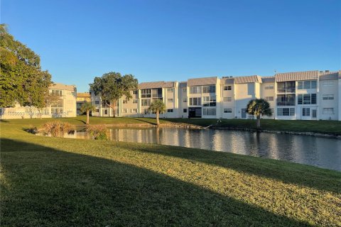 Condo in Sunrise, Florida, 2 bedrooms  № 1355343 - photo 3